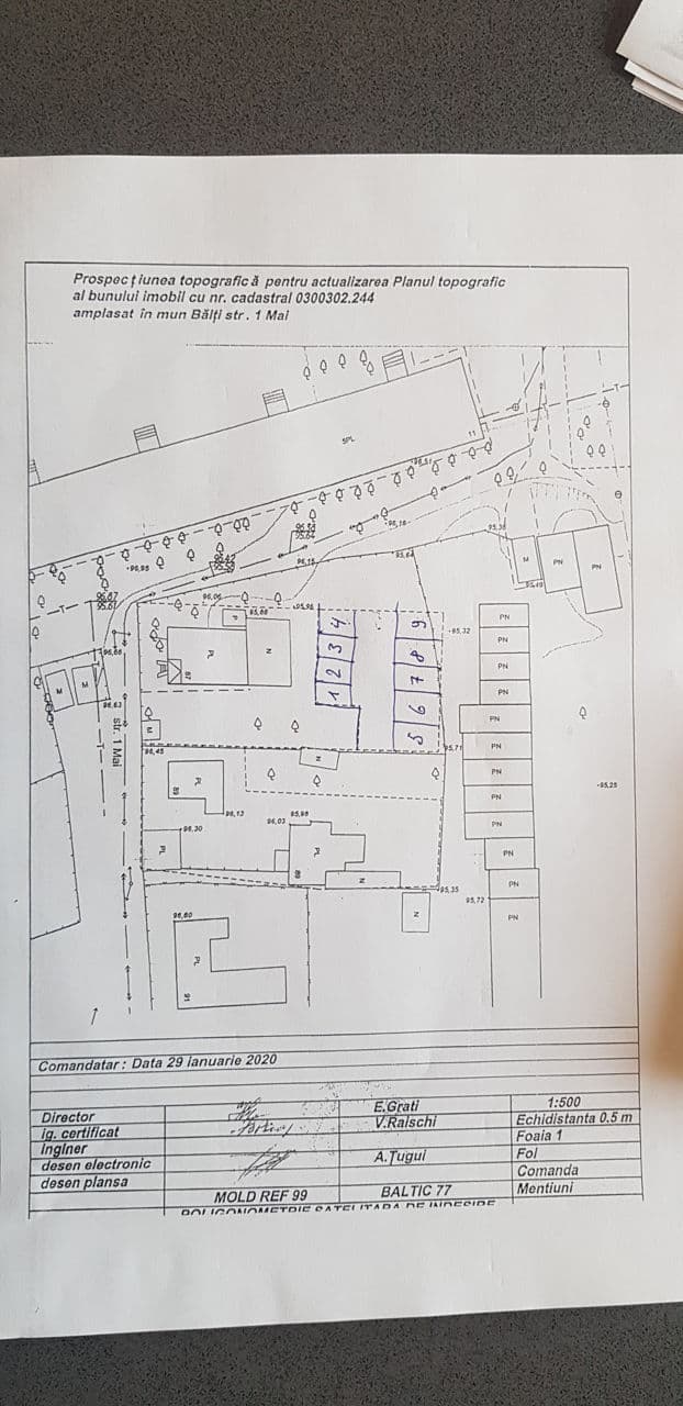 4 ari, Teren pentru construcții