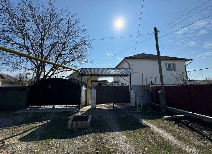 Casă 180 m² pe teren 4 ari