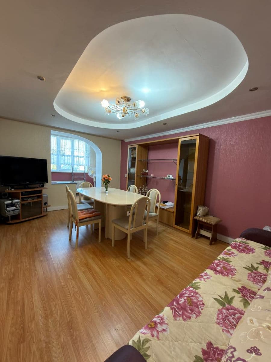 Apartament cu 3 camere, 70 m², 5 etaj