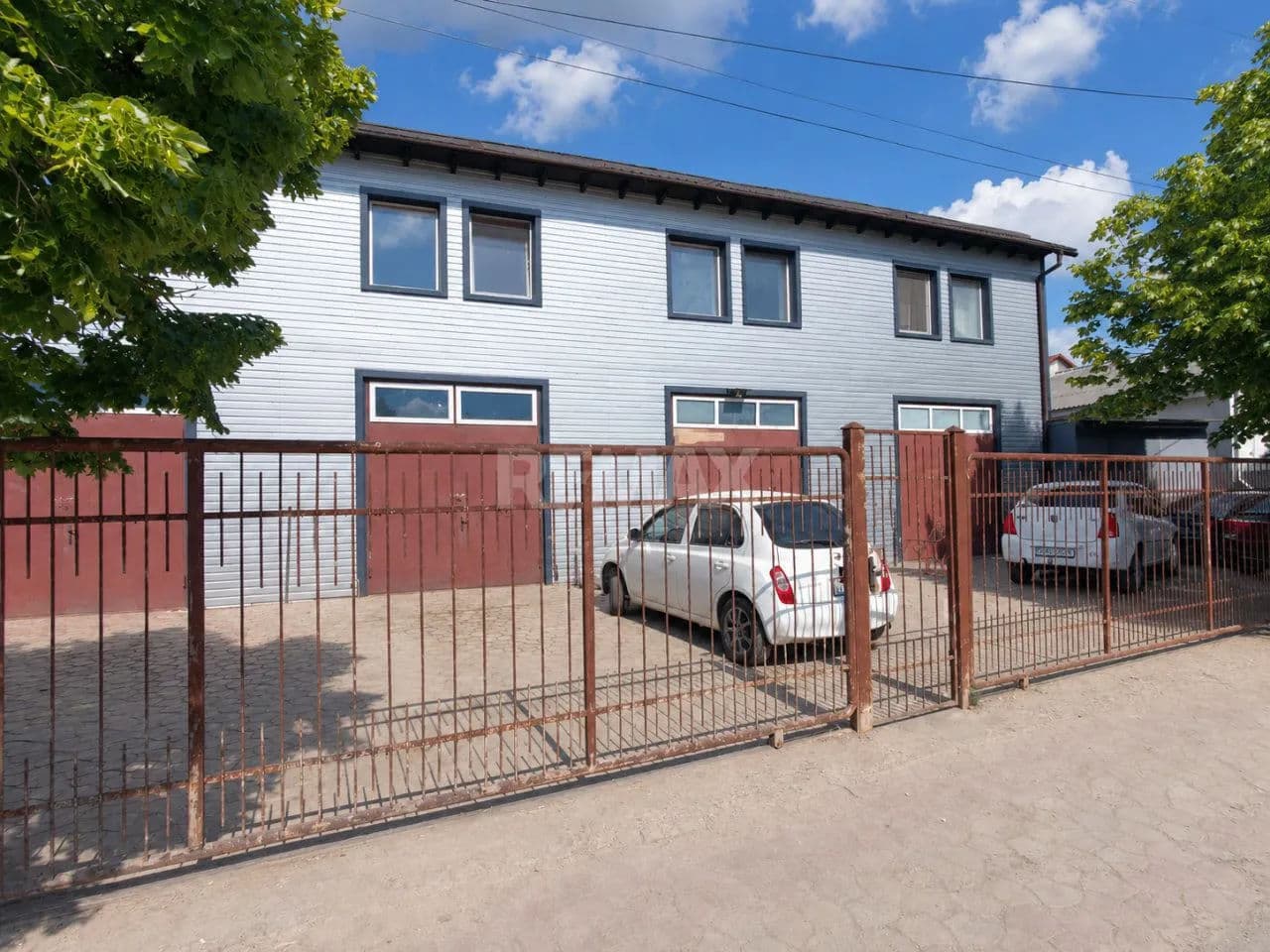 333 m², service auto