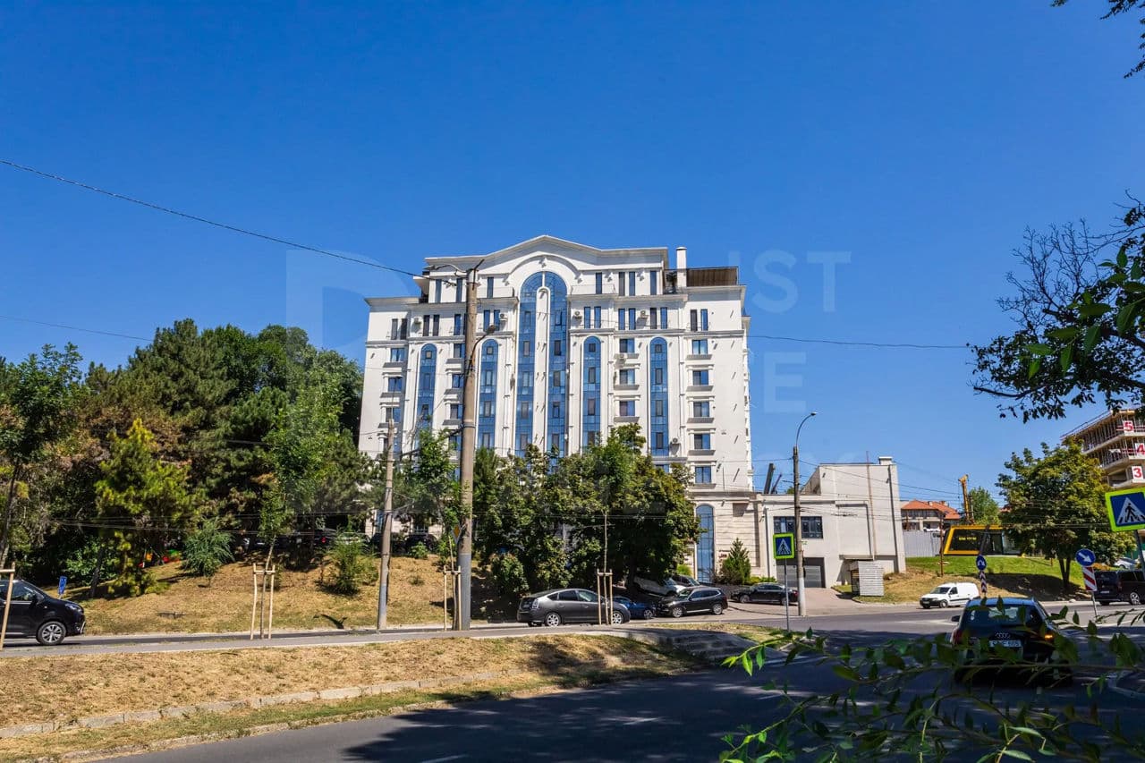 Apartament cu 3 camere, 97 m², 3 etaj