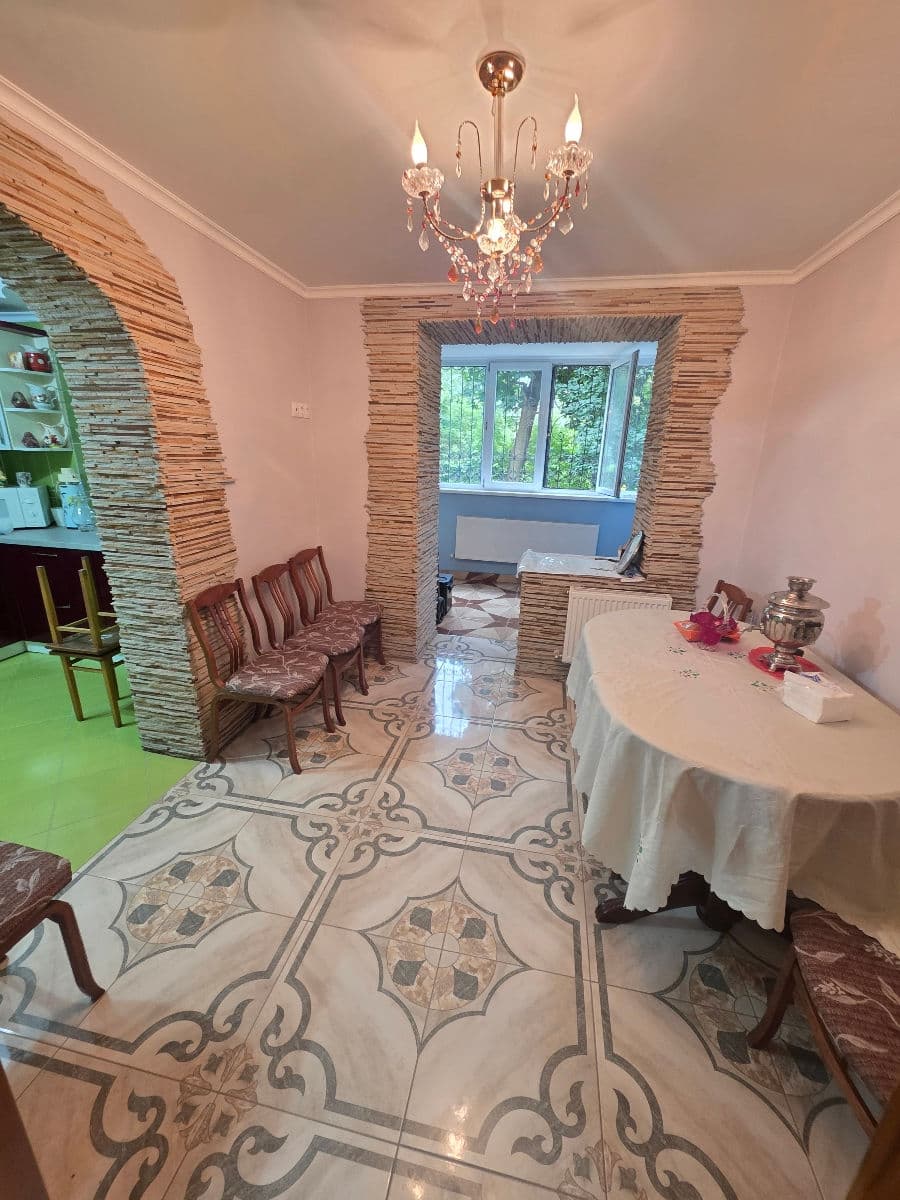Apartament cu 4 camere, 100 m², 1 etaj