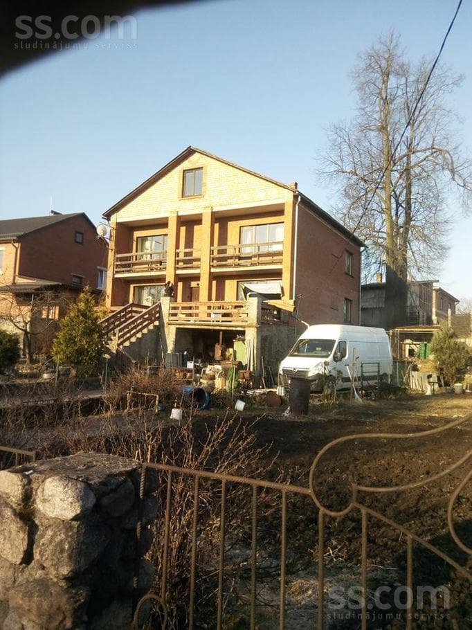 2 rooms, 371.0 m², Piedāvājam Jums divstāvu māju ar kopējo platību 371 m2, kas ir komforta, Rēzekne