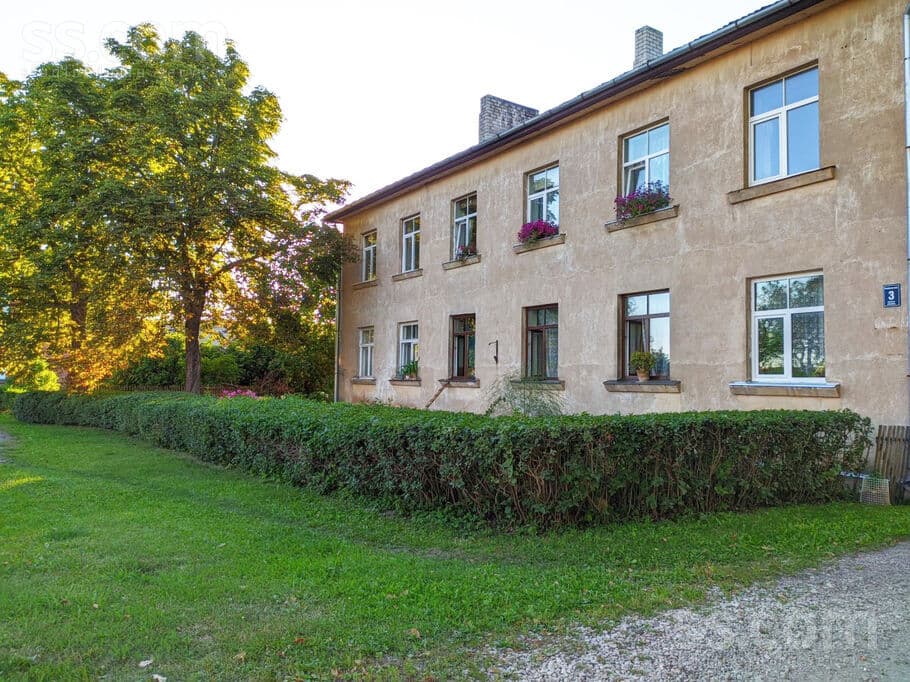 3 rooms, 60.0 m², Gaišs un mājīgs dzīvoklis Valmierā. Pārdod īpašnieks. Zeme īpašu, Valmiera