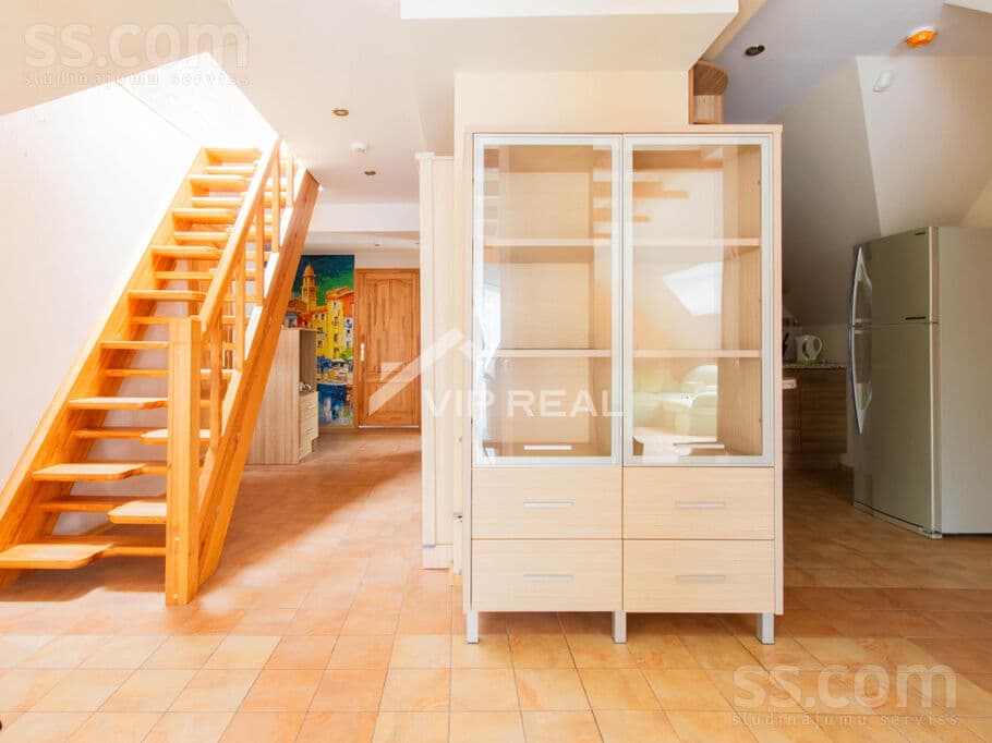 4 rooms, 7.0 m², Divlīmeņu mansarda dzīvoklis Majoros 5 minūšu gājiena attālumā l, Majori