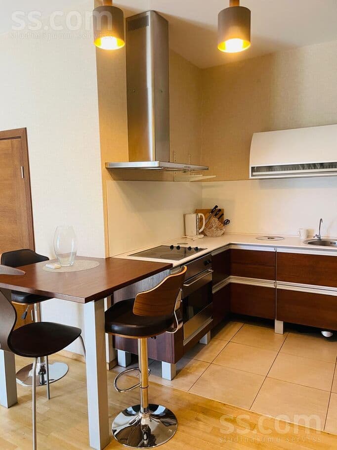 2 rooms, 52.0 m², Jūrmalas sirdī, rekonstruētā mājas 2. stāvā divistabu dzīvoklis, Majori