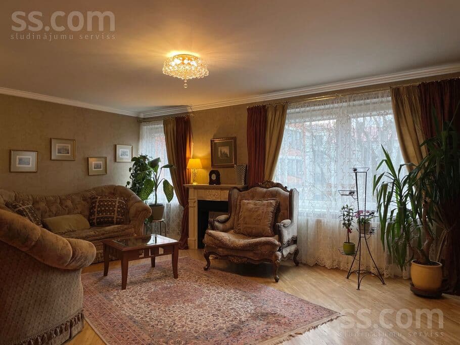5 rooms, 167.0 m², Pārdošanā ekskluzīvs, plašs 5-istabu dzīvoklis. Plānojums: divas, Centre