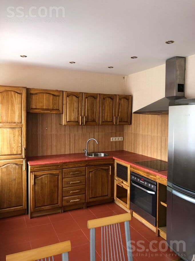 4 rooms, 30.0 m², Rets piedāvājums. Plašs, gaišs 3 istabu dzīvoklis renovētā mājā, Jēkabpils