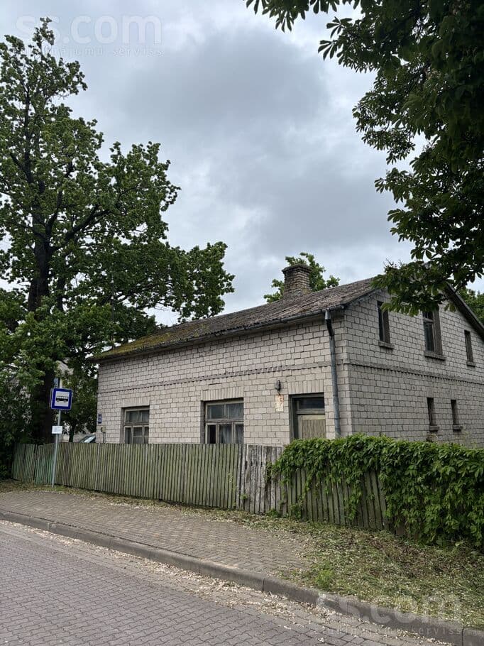 2 rooms, 900.0 m², Pārdod neapdzīvojamu māju, kuru iespējams gan nojaukt, gan atjaunot ar l, Ventspils