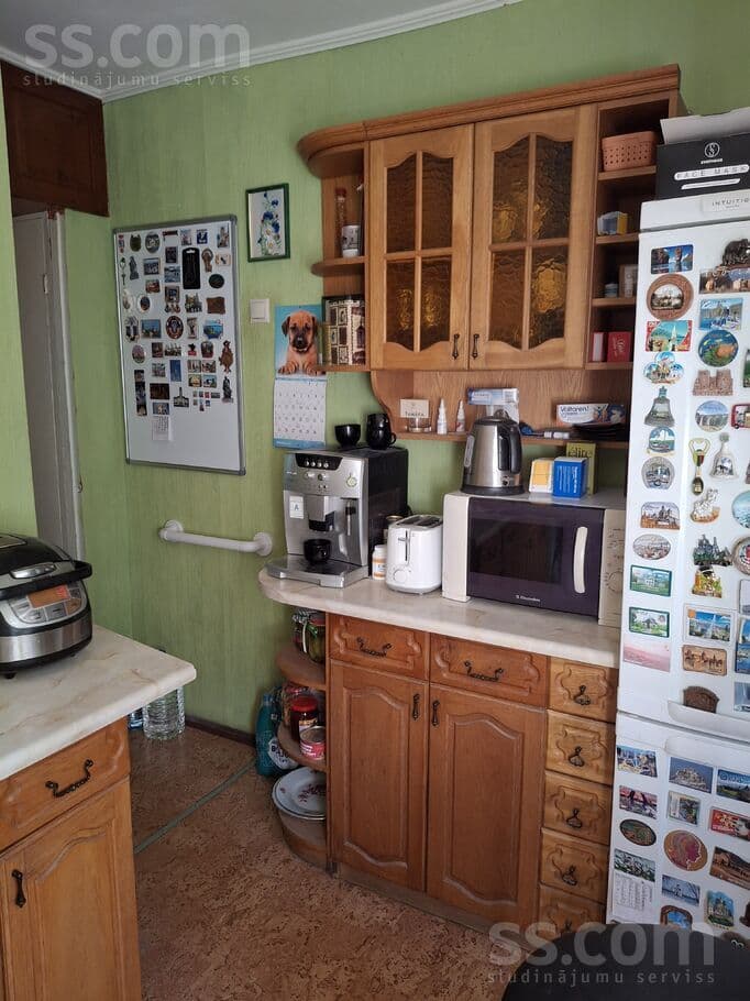 3 rooms, 61.0 m², Pārdod 3 istabu dzīvokli Pils rajonā, 3. stāvā. 
Visas istabas, Jēkabpils