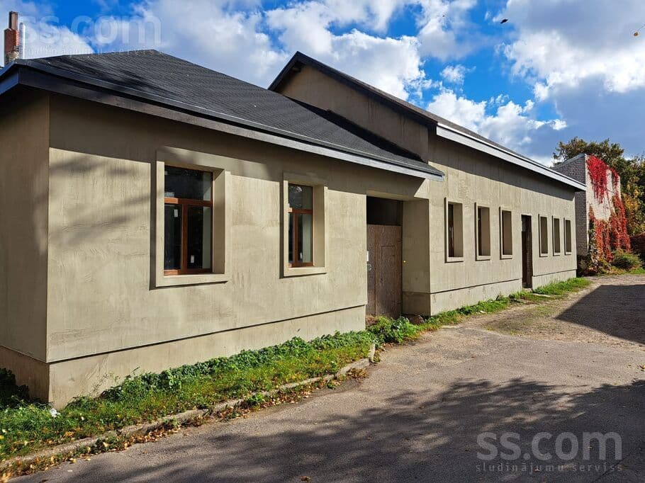 1 rooms, 360.0 m², Īpašnieks pārdod jaunbūvi Jaunliepājā, Baterijas ielā 12. Ir elektrības, Liepāja