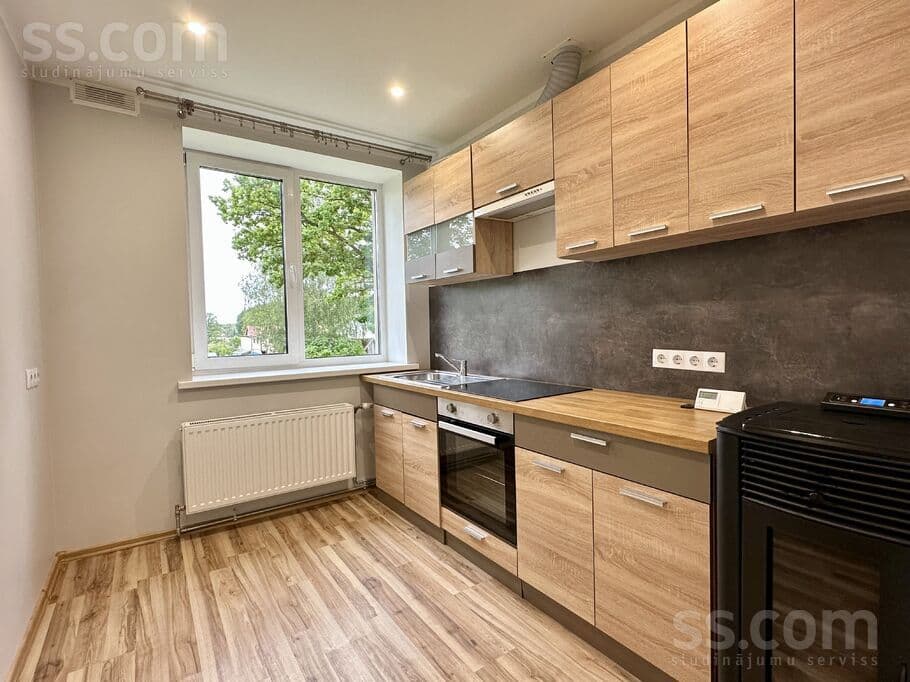 2 rooms, 46.0 m², Pārdod divistabu dzīvokli pēc kapitāla remonta, klusā Valmieras, Valmiera