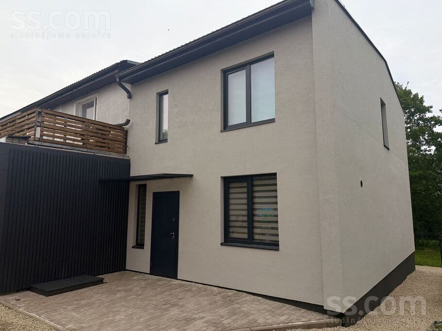 2 rooms, 409.0 m², Pārdodas īpašums pilsētas centrā. Māja pārdodas ar esošajām mēbelēm, māj, Rēzekne