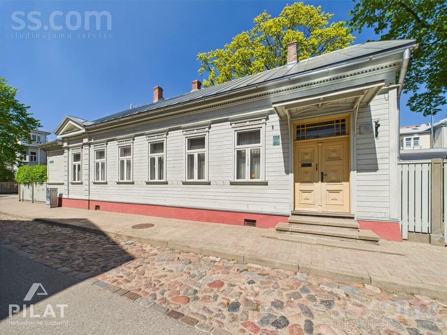 2 rooms, 928.0 m², Rožu iela 28, Liepāja. 

Tas nav stāsts tikai par māju. Tas ir stāsts, Liepāja