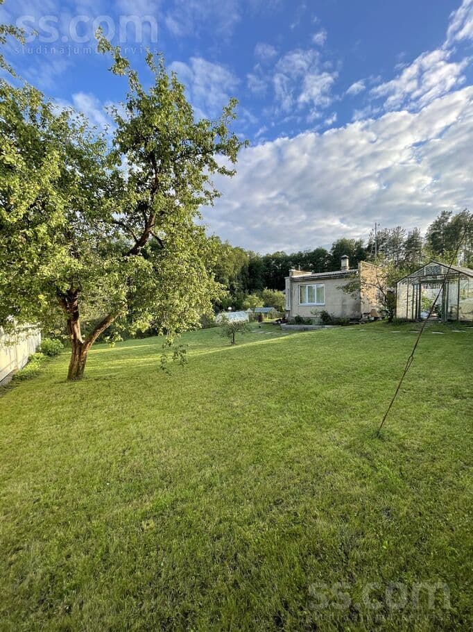 1 rooms, 646.0 m², Продаётся уютная дача в Стропах. Отличное расположение всего 10 минут пе, Daugavpils