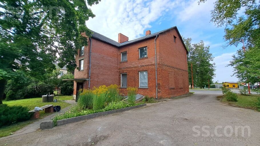 2 rooms, 55.0 m², Pārdodas puse no mājas, kas sastāv no diviem dzīvokļiem. Katrs 55m² 1.dz, Jēkabpils