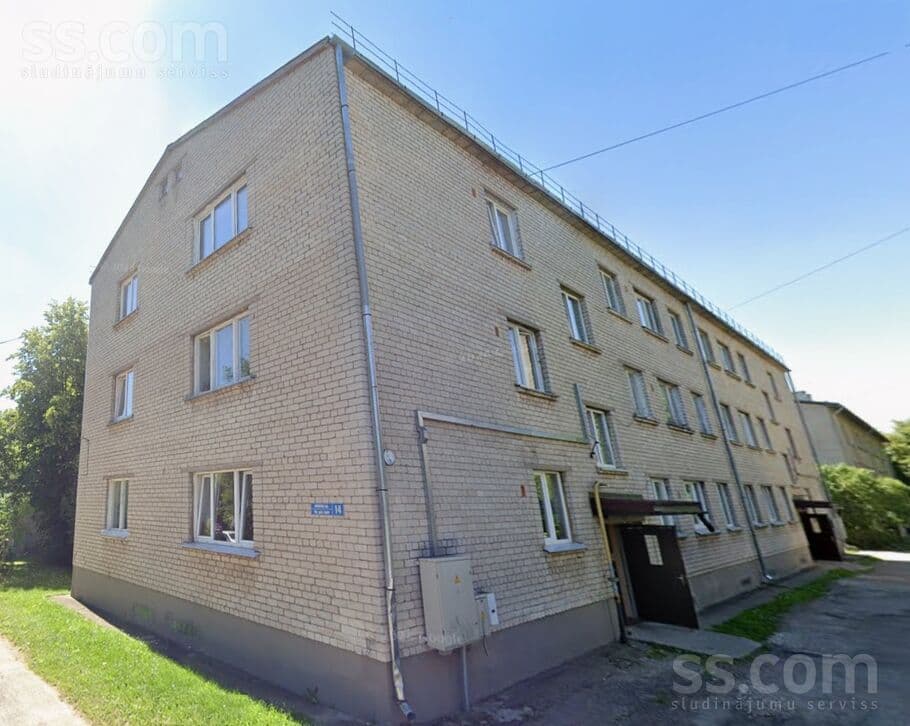 3 rooms, 14.0 m², Pārdodam siltu un saulainu 3 ist. dzīvokli ķieģeļmūra māja, 2 st, Tukums