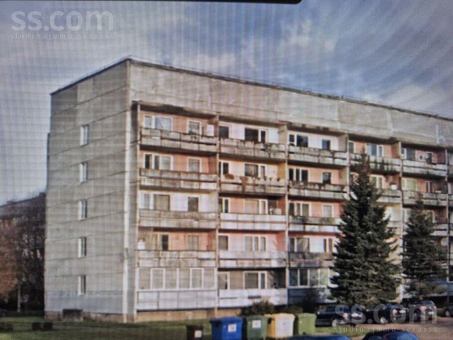1 rooms, 32.0 m², Pārdodu vienistabas dzīvokli ar plašu lodžiju un skatu uz klusu,, Jēkabpils
