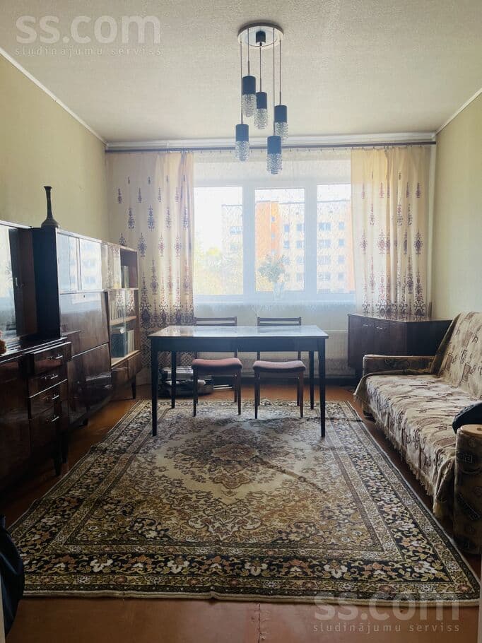 3 rooms, 61.0 m², Pārdod privatizētu trīsistabu dzīvokli (otrajā stāvā) centrālajā, Rēzekne