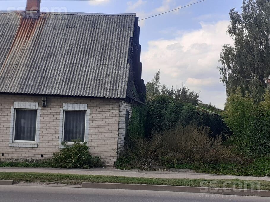 1 rooms, 35.0 m², Продам 1/3 часть дома , состоит из комнаты , кухни , коридора , погреба, Daugavpils