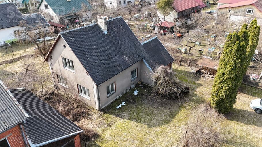 2 rooms, 642.0 m², Pārdod divstāvu dzīvojamo māju sakoptā privātmāju rajonā Jēkabpilī.
Li, Jēkabpils