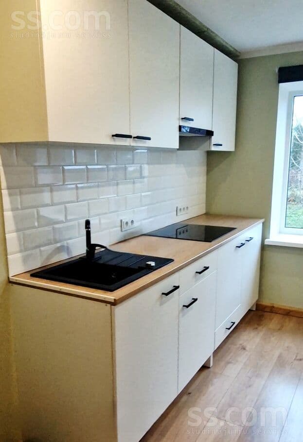 2 rooms, 22.0 m², Pārdod saulainu, gaišu, izremontētu dzīvokli ar centrālo apkuri., Tukums