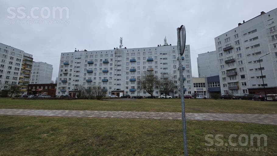 3 rooms, 9.0 m², Pārdodam 3 istabas dzīvokli, 6 stāvā Rafa. 
Divas izolētas ista, Jelgava