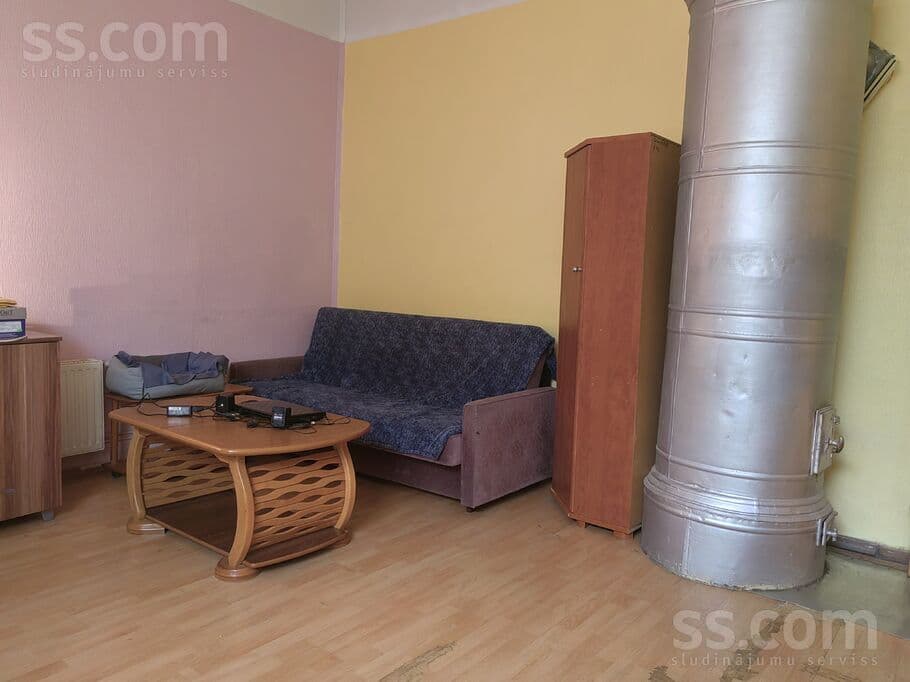 1 rooms, 47.0 m², Saimnieks pārdod 1-istabas dzīvokli pilsētas centrā ar malkas ap, Jēkabpils