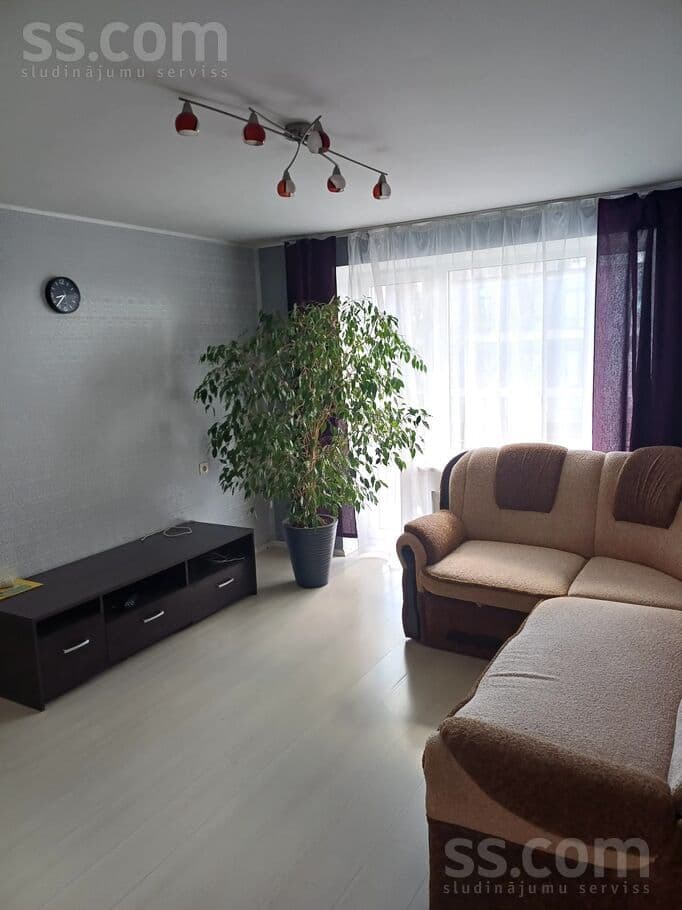 4 rooms, 74.0 m², Centrā, pašā Tukuma sirdī mēbelēts dzīvoklis labā stāvoklī:

+, Tukums