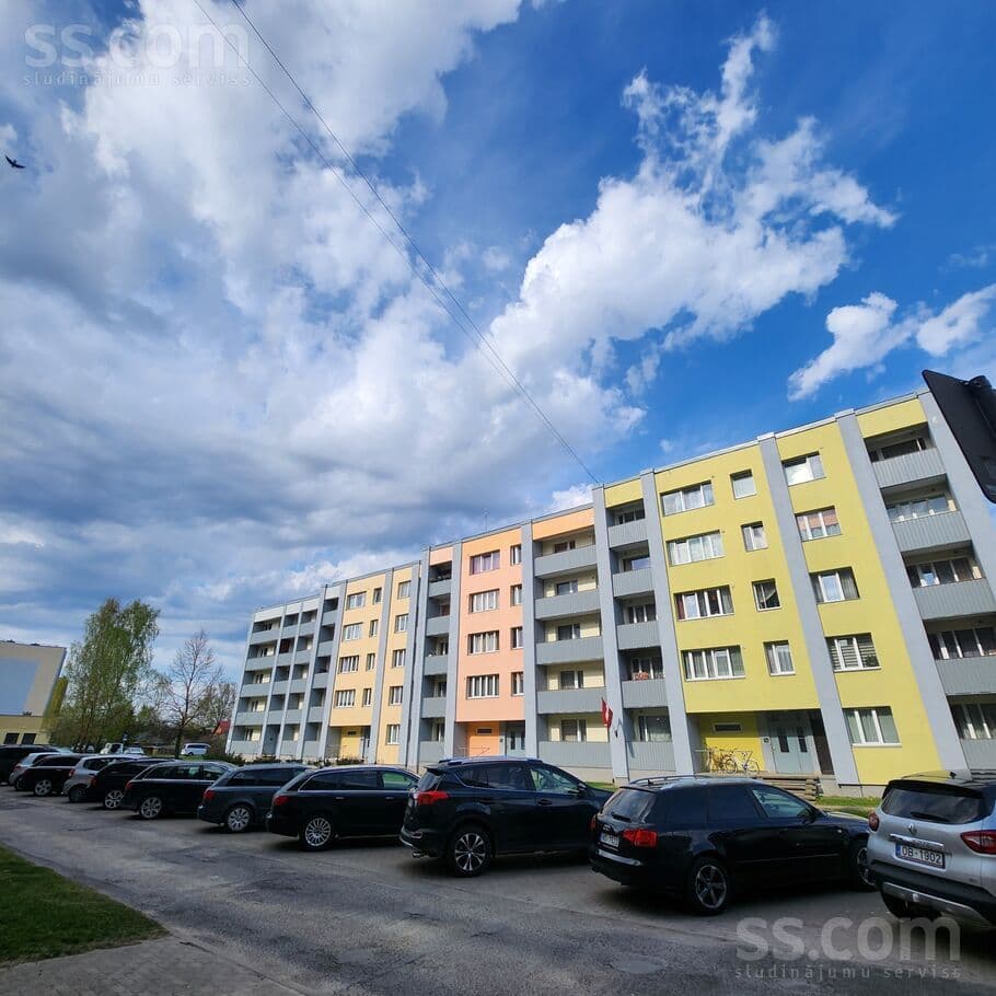3 rooms, 25.0 m², Īpašnieks pārdod 3 istabu dzīvokli, Pārgaujā, Stacijas ielā reno, Valmiera