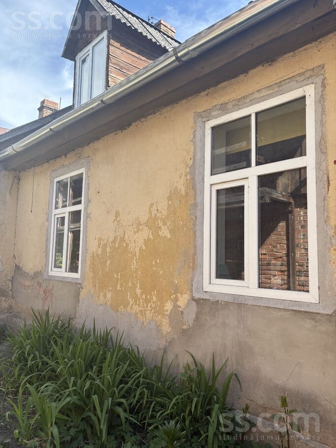 2 rooms, 16.0 m², Pārdod 2-ist. dzīvokli ar malkas apkuri, pilsētas vecajā centrā., Tukums