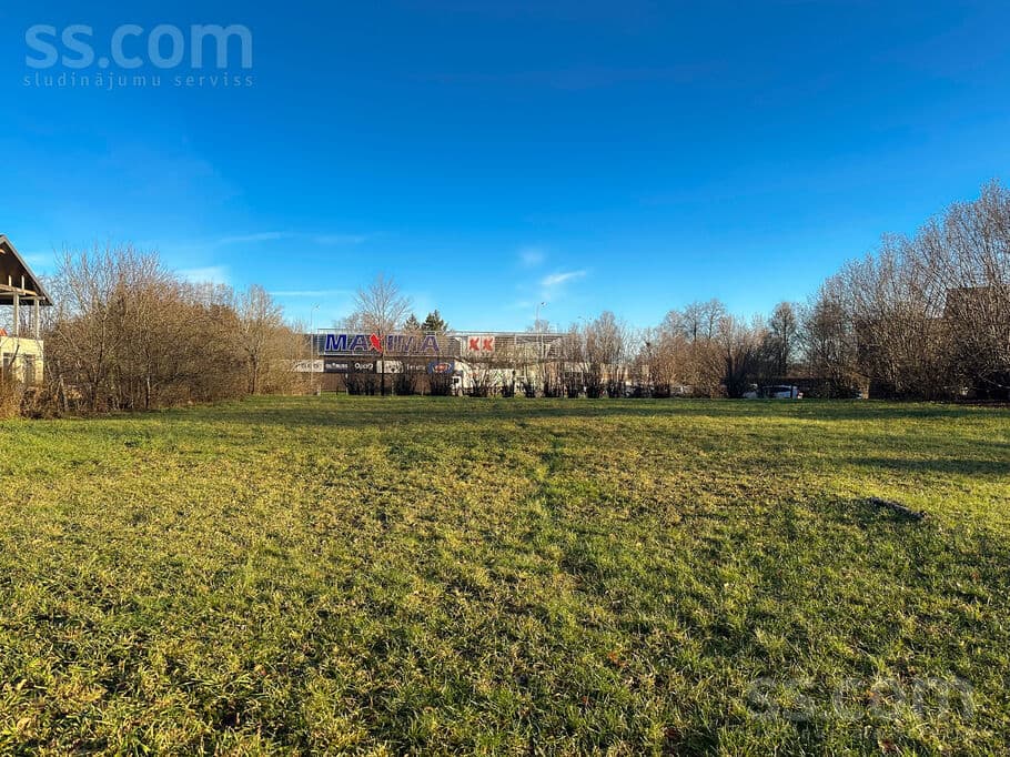 Land, 1910.0 m², Pārdod zemes gabalu Valmieras centrā. Piekļuve no Ziemeļu (bijusī Upīša) un Geor, Valmiera