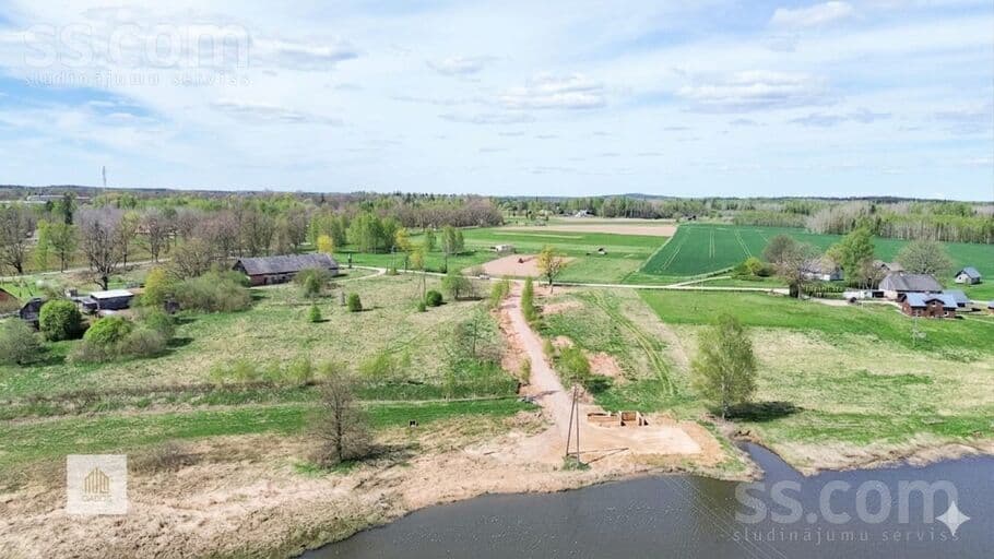 Land, 16.0 m², Ekskluzīvs īpašums Brandeļu ezera krastā - Tieša piekļuve ūdenim
Pārdod unikālu, Valmiera