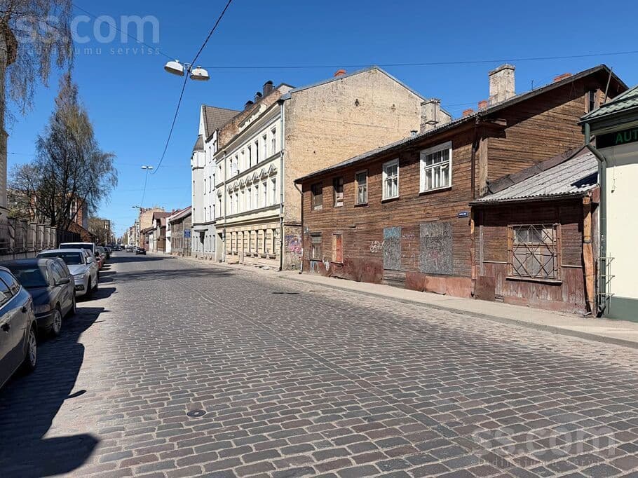 Land, 139.0 m², Tiek pārdots zemes gabals ar kopējo platību 1807 m². Uz īpašuma atrodas divas ēk, Centre