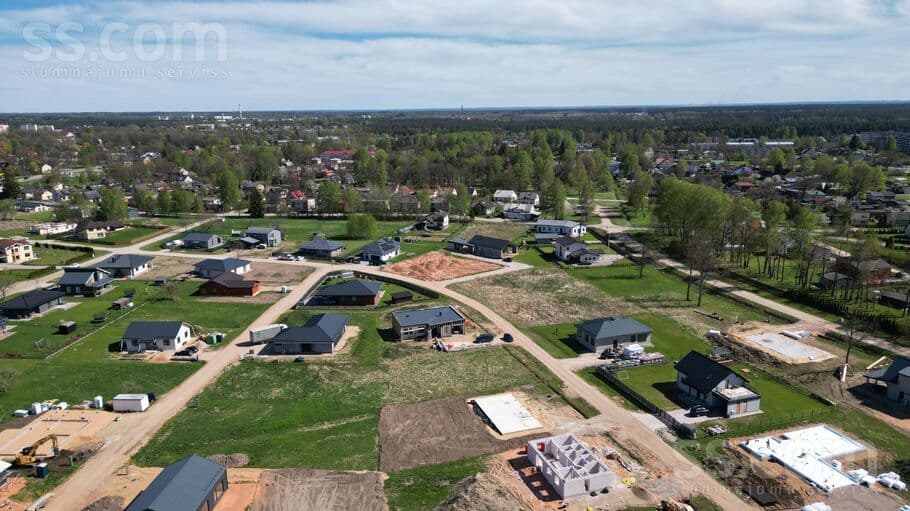 Land, 1373.0 m², Pārdod zemes gabalu Dakstiņu ielā, Valmierā. Vieta Jūsu mērķu attīstīšanai mierī, Valmiera