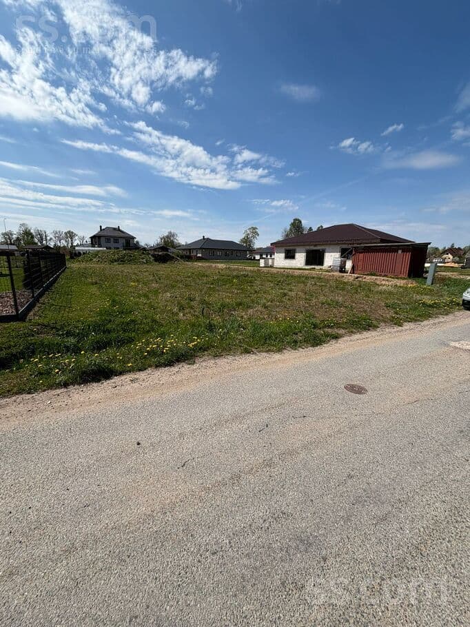 Land, 1405.0 m², Pārdod plašu zemes gabalu privātmājas būvniecībai Valmierā ar gatavu projektu., Valmiera