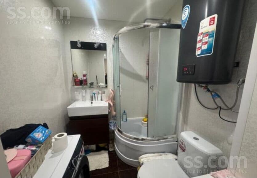 1 rooms, 38.0 m², Dzīvoklis ir silts, saulains un gatavs dzīvošanai bez papildu ie, Jēkabpils