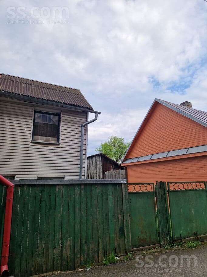 2 rooms, 193.0 m², Продаётся часть дома в центре города с земельным участком. 
В собственн, Daugavpils
