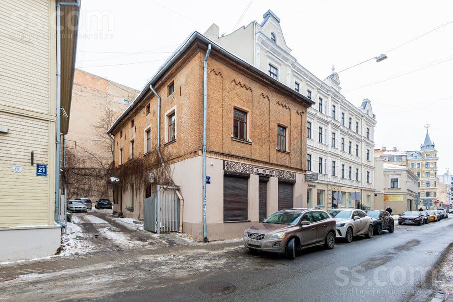 2 rooms, 55.0 m², Tiek pārdots plašs 3 istabu dzīvoklis Rīgas centrā. Dzīvoklī vei, Centre