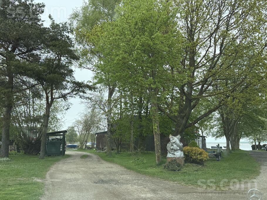 2 rooms, 25.0 m², Pārdod pilnīgi atjaunotu divstāvu laivu elingu kopā ar laivu Kazanka ļot, Liepāja