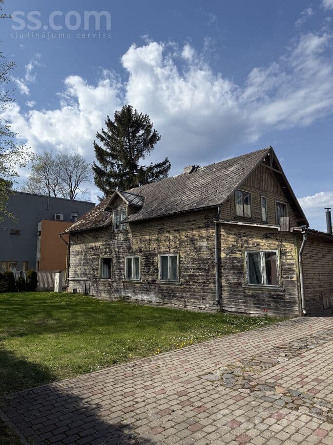 2 rooms, 715.0 m², Pārdod māju
Izdevīgs īpašums renovācijai vai jaunbūvei Jūrmalas centrā, Majori