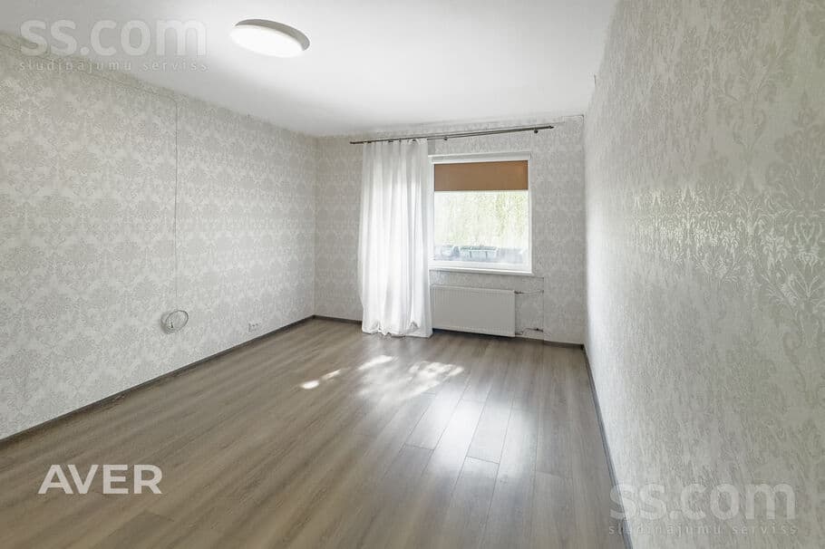 1 rooms, 31.0 m², Pārdošanā dzīvoklis.
Dzīvoklis atrodas blakus T/c "Aura", blak, Jēkabpils