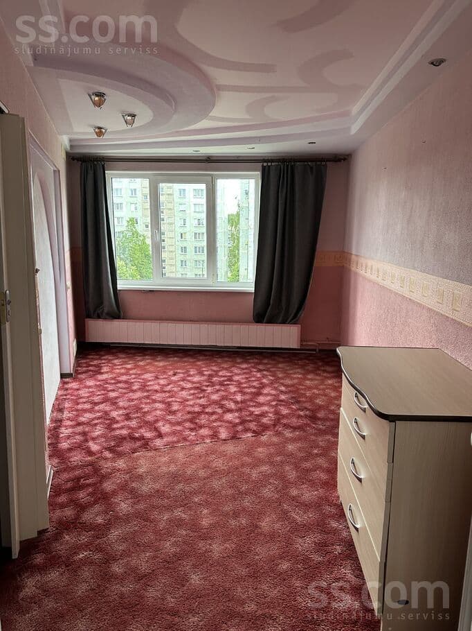 3 rooms, 49.0 m², Pārdošanā trīs istabu dzīvoklis. Vienā istabā atrodas iebūvēts s, Jēkabpils