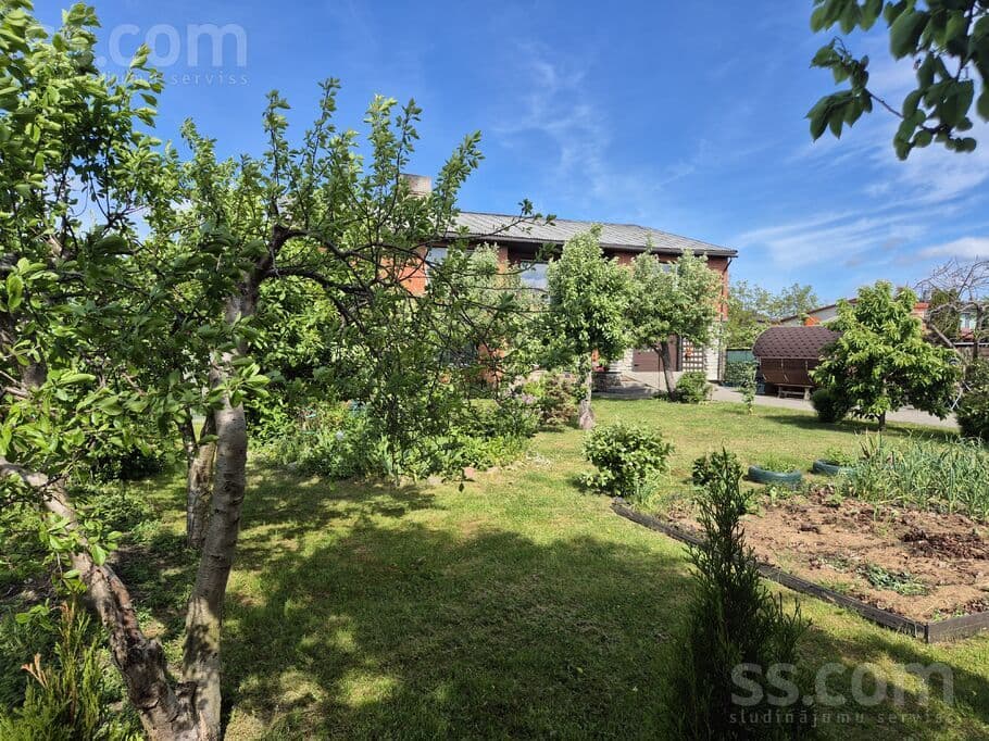 2 rooms, 600.0 m², Pārdod māju Galinciemā siltu saulainu mājīgu, 2 stāvi, 4 istabas, liela, Ventspils