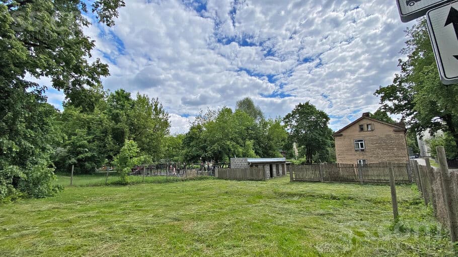 2 rooms, 653.0 m², Īpašums Brasā ar dzīvojamo ēku un attīstības iespējām

Īpašums atrodas, Centre