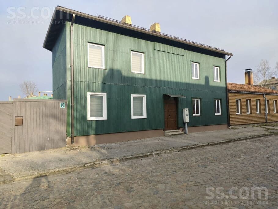2 rooms, 220.0 m², Pārdod renovētu 220 m² privātmāju Liepājā ar divām neatkarīgām dzīvojamā, Liepāja