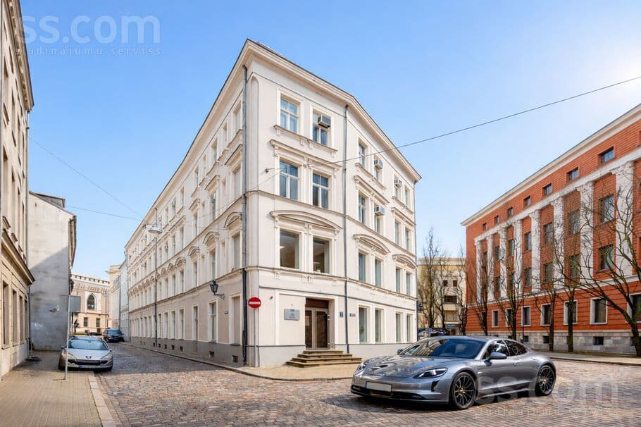 5 rooms, 831.0 m², Lieliskā stāvoklī esošs īpašums Vecrīgas sirdī. 

Reprezentabla ēka vi, Centre