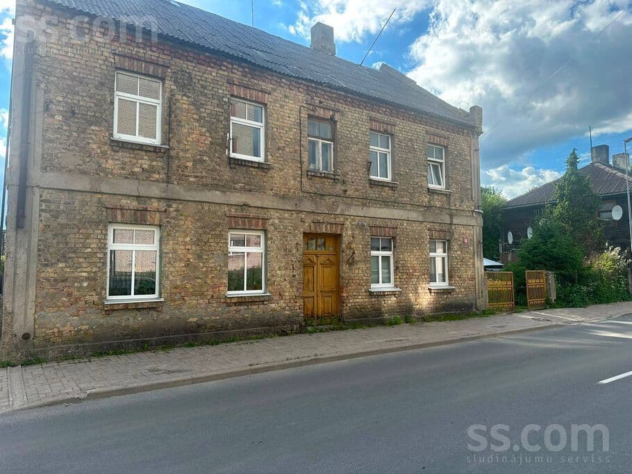 2 rooms, 39.0 m², Tirgojas 2 istabas dzivoklis, pilsetas centra ar malkas apkuri u, Jelgava