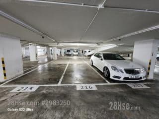 1 BR in > 1 spacious and easy to park near entrance Taikoo Shing | G