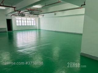 1 BR in > 4 Golden 新裝修企理！有貨台可入40柜！獨立廁！2部2匹冷氣！大電合各行業！實用無柱位！ Tsuen Wan